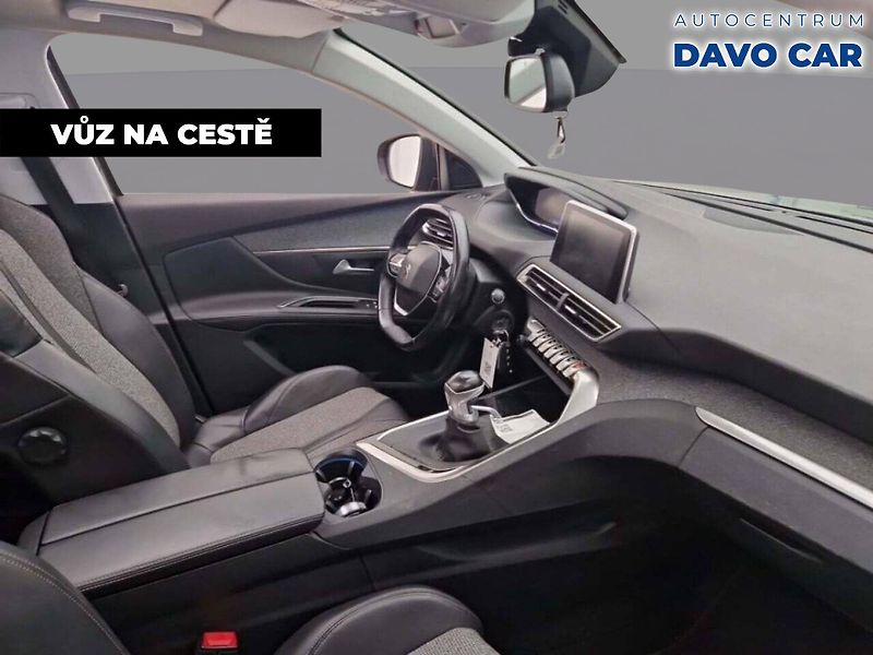 Peugeot 5008 1,2 PT 96kW Allure PANO 7-míst - fotka 4 z 11