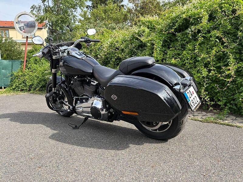 Harley-Davidson FLSB Softail Sport Glide (2023) - fotka 6 z 13
