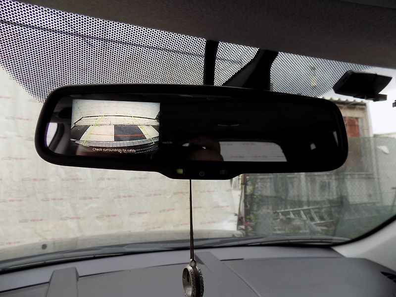Mitsubishi Outlander (2012) 2.2DI-D/AWD/1.Maj.ČR/7.míst/ - fotka 37 z 45