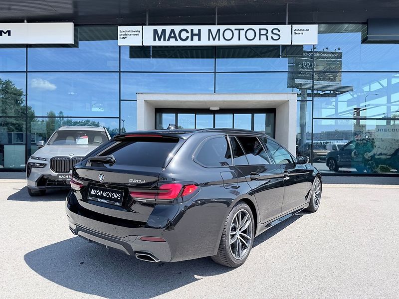 BMW Řada 5 530d Touring, Natáčecí náprava - fotka 7 z 26