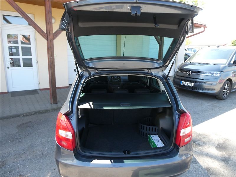 Škoda Fabia 1,2 TSi po servise,auto klima - fotka 23 z 48
