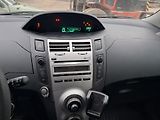 Toyota Yaris (2006) 1.3 64Kw NÁHRADNÍ DÍLY - náhled 8