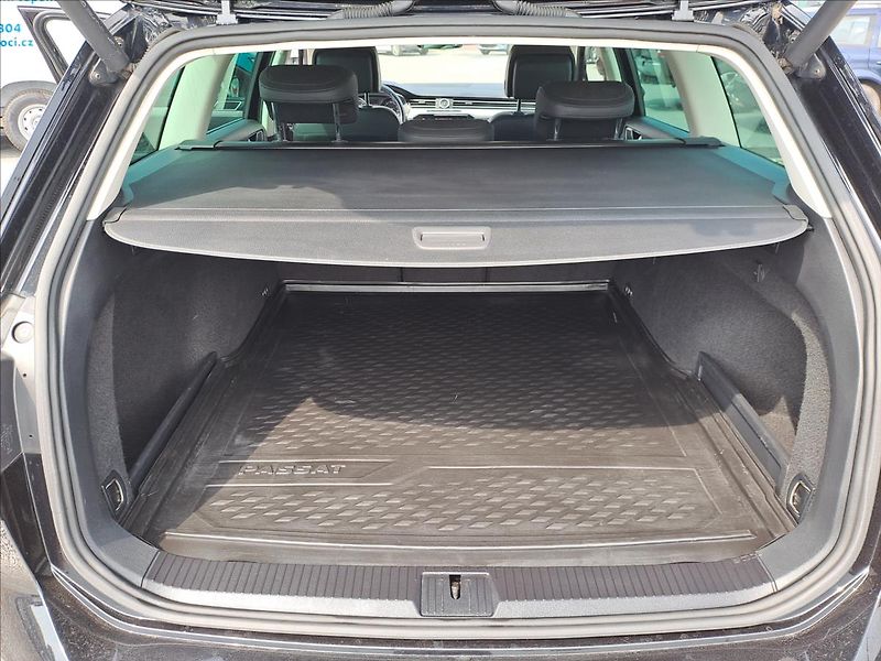 Volkswagen Passat 2,0 TDI DSG 4Motion - fotka 18 z 18