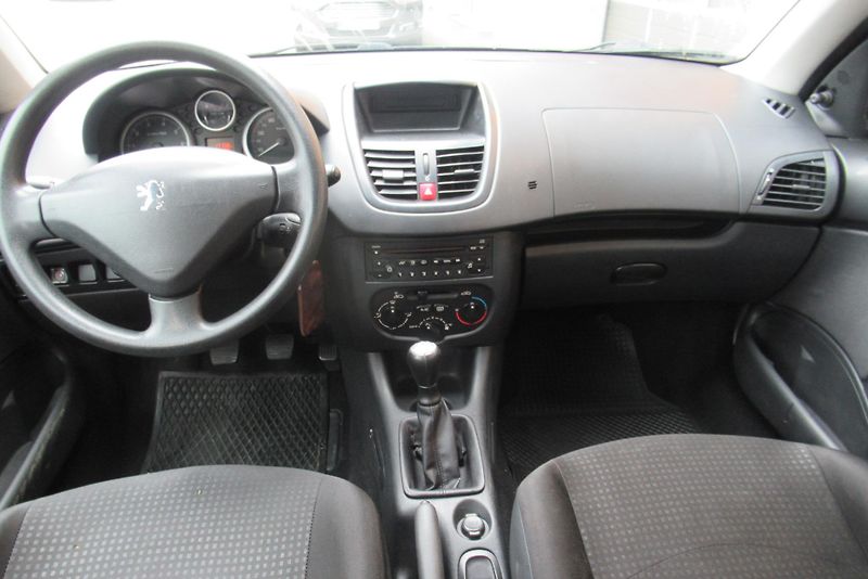 Peugeot 206 + 1.1i KLIMA - fotka 9 z 15