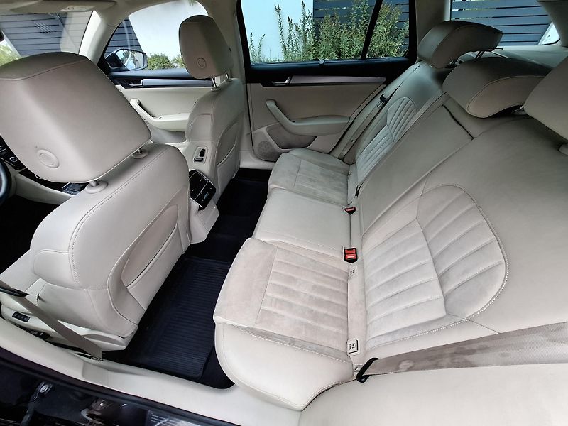 Škoda Superb (2016) 2.0 TDI Elegance, alkantara - fotka 10 z 21