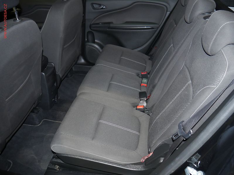 Opel Zafira (2018) 2.0 Tourer, Automat - fotka 10 z 20