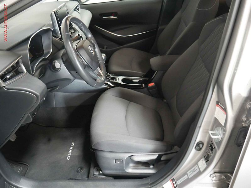 Toyota Corolla (2021) 1.6i, ČR, servis.kniha, LED - fotka 9 z 20