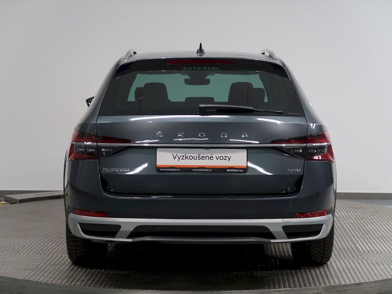 Škoda Superb (2021) SCOUT 2.0TDI 147KW DSG 4x4 - fotka 9 z 39