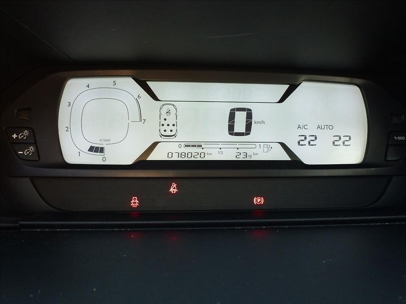 Citroën Grand C4 SpaceTourer 1,2 Pure Tech 130 7míst - fotka 30 z 45