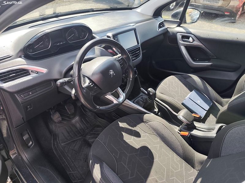 Peugeot 2008 (2016) - fotka 15 z 32