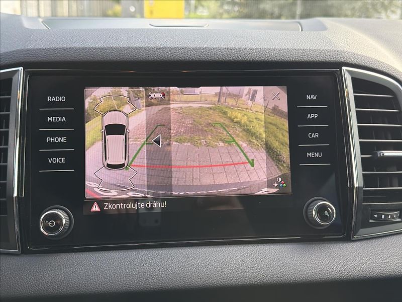 Škoda Karoq 2,0 TDI 110 kW DSG DPH ČR - fotka 14 z 35