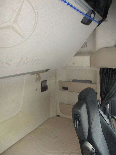 Mercedes-Benz Actros1848 GigaSpace LowDeck - fotka 32 z 46