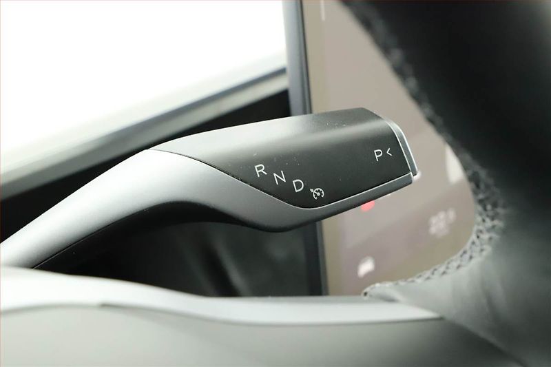 Tesla Model 3 (2021) Std Range Plus 55kWh, SoH 78% - fotka 14 z 20