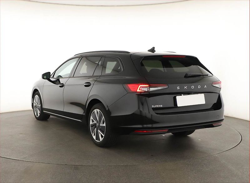Škoda Superb (2025) 2.0 TDI, SELECTION, KAMERA - fotka 4 z 20