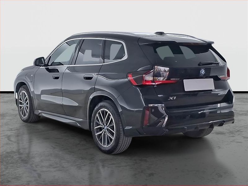 BMW X1 (2024) xDrive30e - fotka 4 z 29