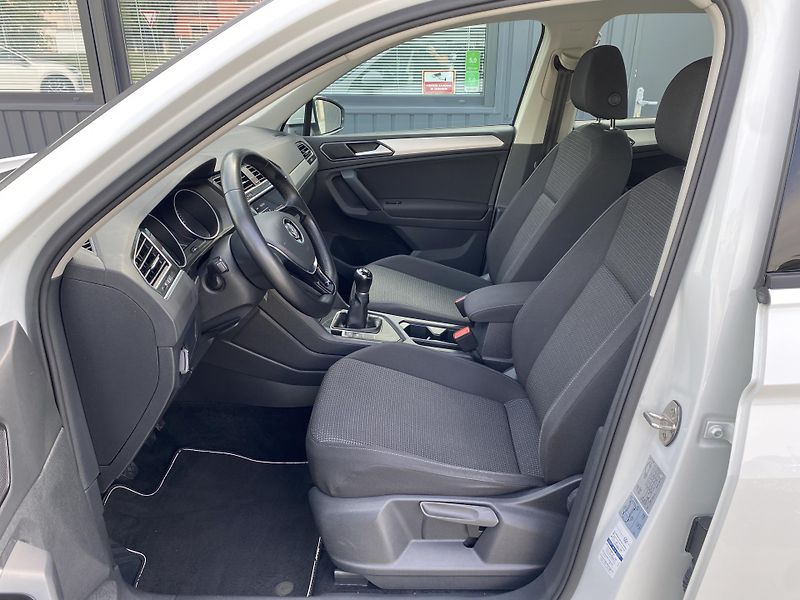 Volkswagen Tiguan 1.4 TSI 92kW -1xMAJ.-ALU-TAŽNÉ - fotka 15 z 46