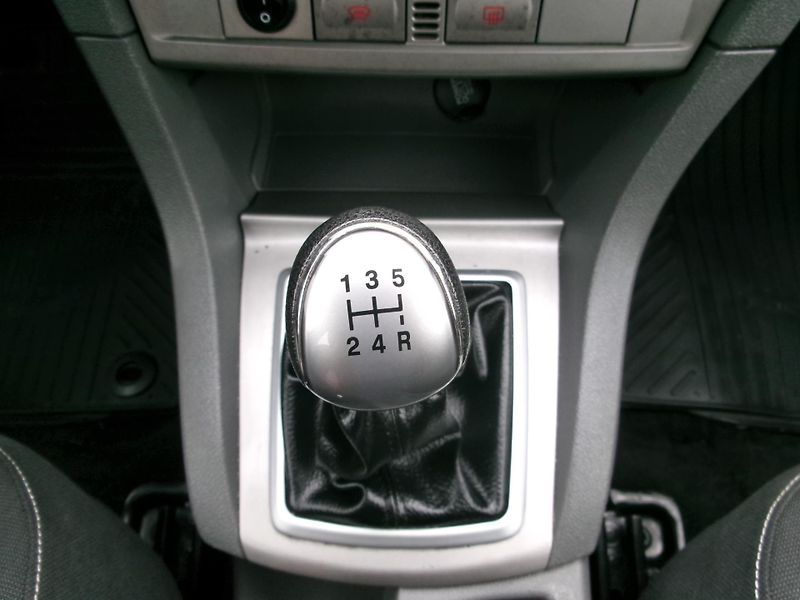 Ford Focus 1,6 - ZADÁNO - fotka 16 z 25