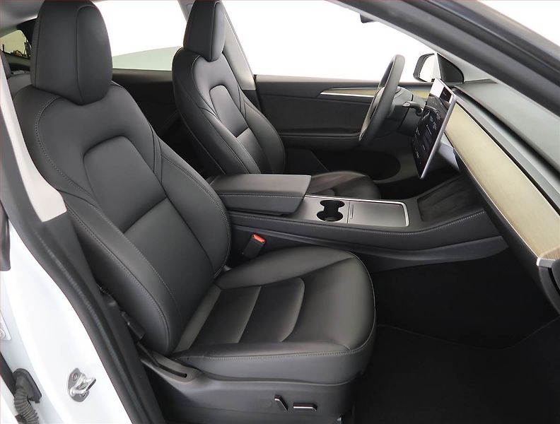 Tesla Model Y (2023) RWD LFP 60kWh, SoH 97% - fotka 9 z 31