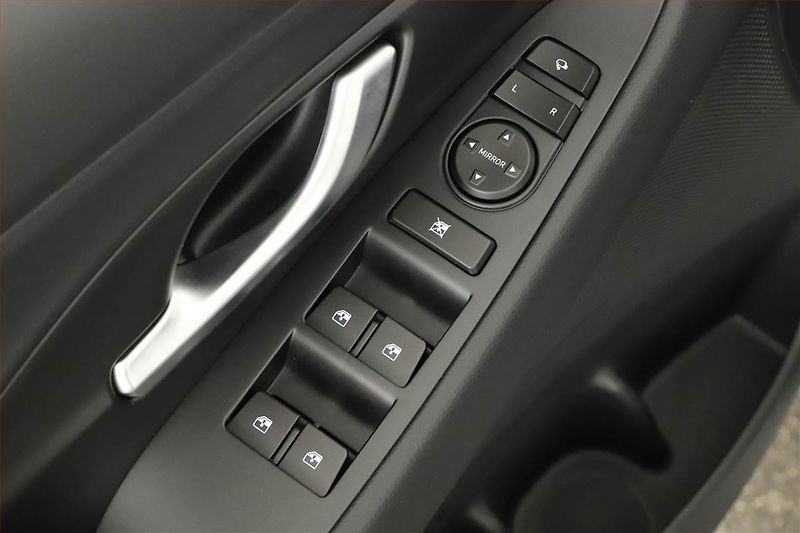 Hyundai i30 (2025) Style 1.5 T-GDI MHEV 48V - fotka 11 z 14