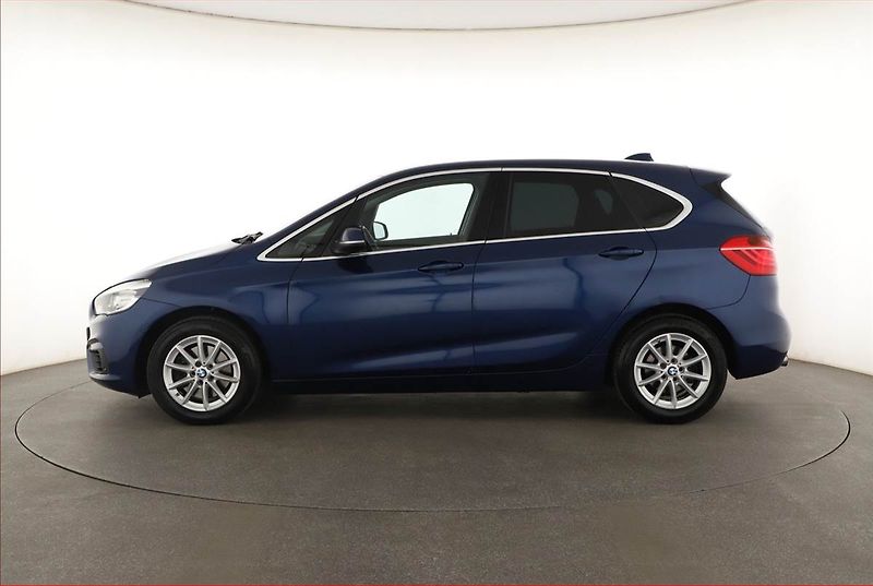 BMW Řada 2 (2015) 218i Active Tourer, Automat - fotka 3 z 15