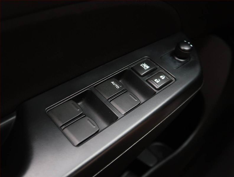 Suzuki Swift (2017) 1.2, Serv.kniha, Tempomat - fotka 16 z 17