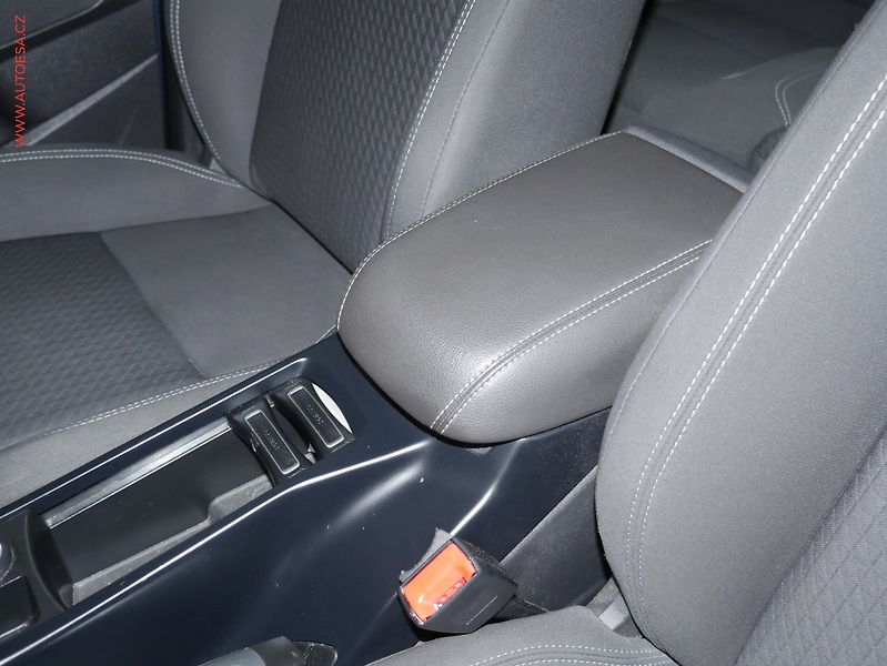 Ford C-MAX (2019) 1.0 EB, 1.maj,ČR, AC, park - fotka 18 z 19
