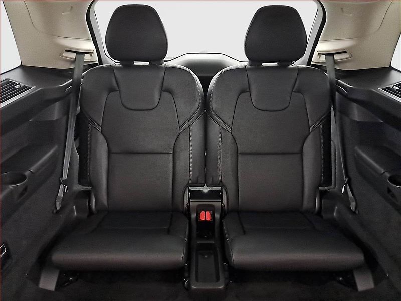Volvo XC90 (2019) D5 AWD - fotka 19 z 22