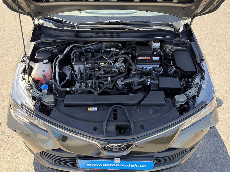 Toyota Corolla 1,5i 92kW automat  - fotka 8 z 20