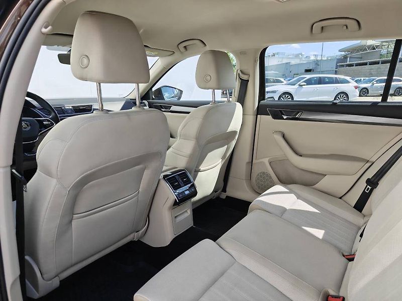 Škoda Superb Style 6MP 2,0TDI - fotka 7 z 25