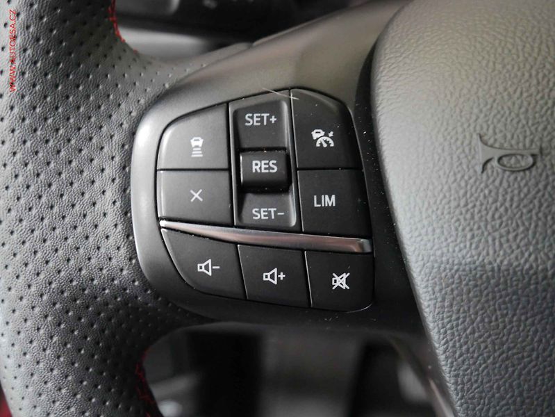 Ford Kuga (2023) 1.5 EB, ČR, servis.kniha, LED - fotka 13 z 21