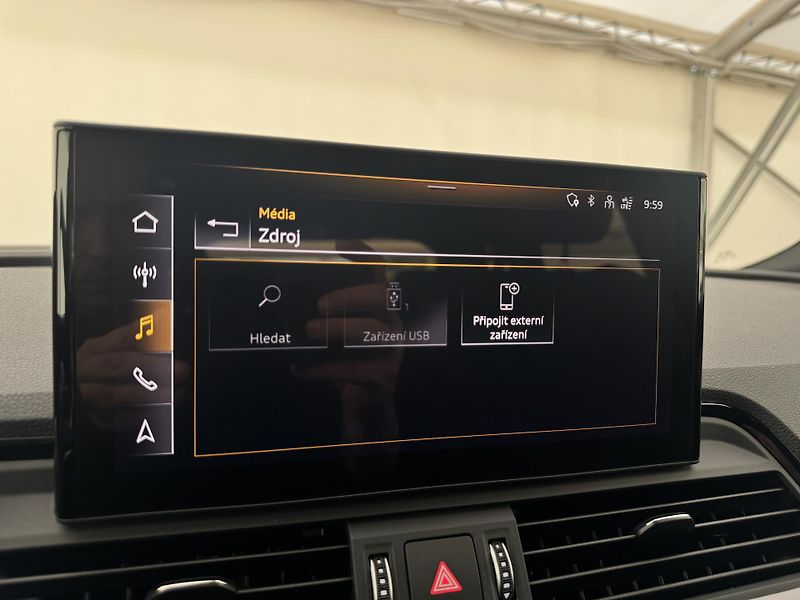 Audi Q5 SB*40tdi*ČR*DPH*S-Line*Vzduch* - fotka 32 z 42
