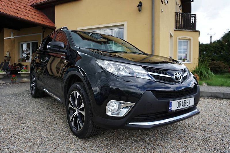 Toyota RAV4 (2015) 110 kW - fotka 1 z 46