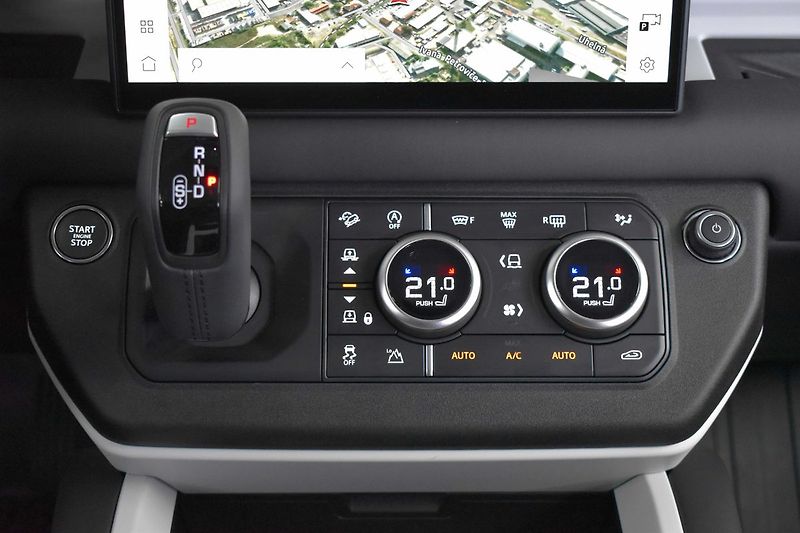 Land Rover Defender 110 S D200 ZÁRUKA*TAŽNÉ*ČR 1.M - fotka 23 z 40