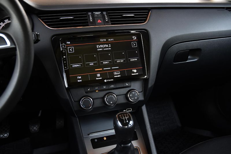 Škoda Octavia 1.6 TDi CR,VÝHŘEV,TEMP,ALU,1.M - fotka 16 z 42