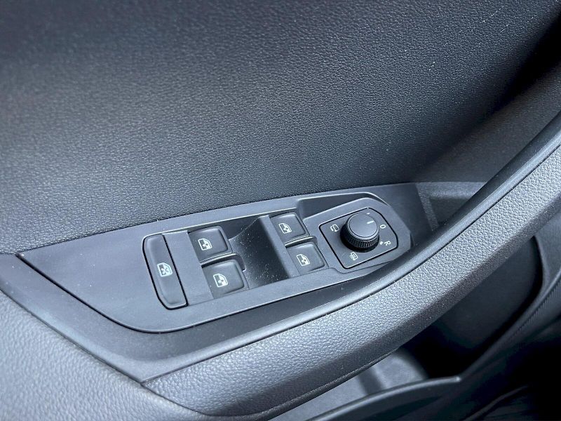 Škoda Karoq (2024) 2.0 TDI 110kW 4x4 DSG Selectio - fotka 21 z 35