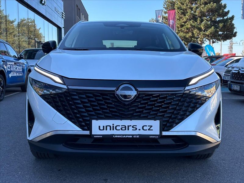 Nissan Qashqai 1,3 DIG-T  X-Tronic N-Connecta - fotka 2 z 29