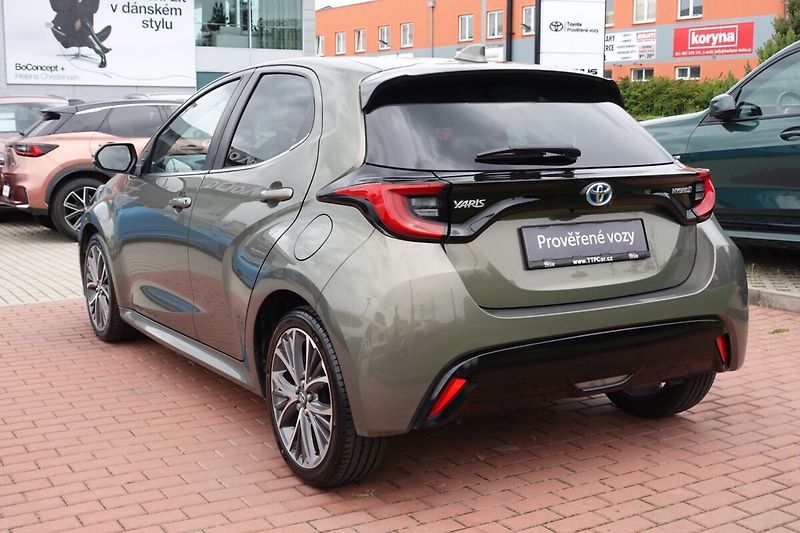 Toyota Yaris 1.5 HEV  Executive - fotka 6 z 29