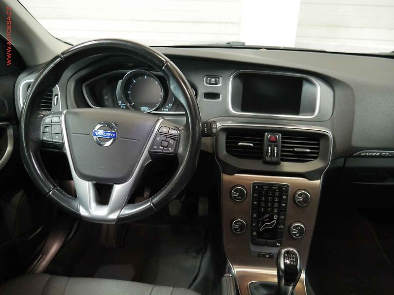 Volvo V40 (2014) 1.6 D2, servis.kniha - fotka 11 z 20