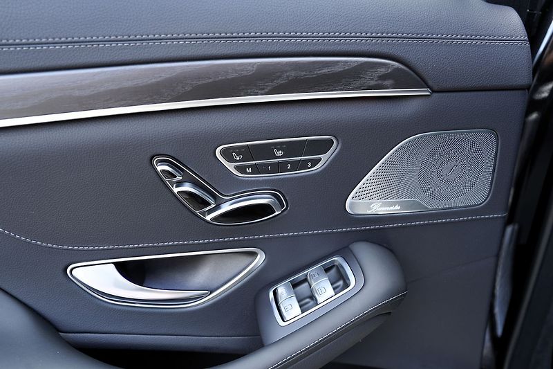 Mercedes-Benz Třídy S S560 Long 4Matic V8/470PS - fotka 17 z 34