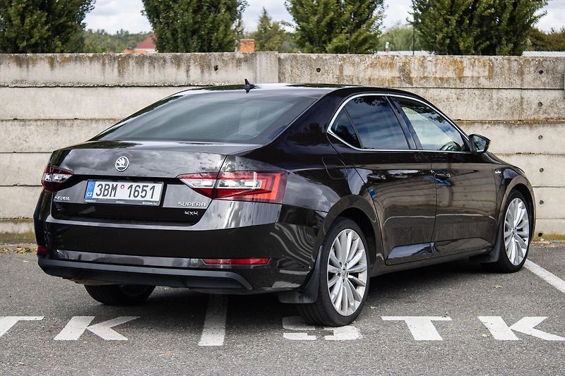Škoda Superb - fotka 5 z 27