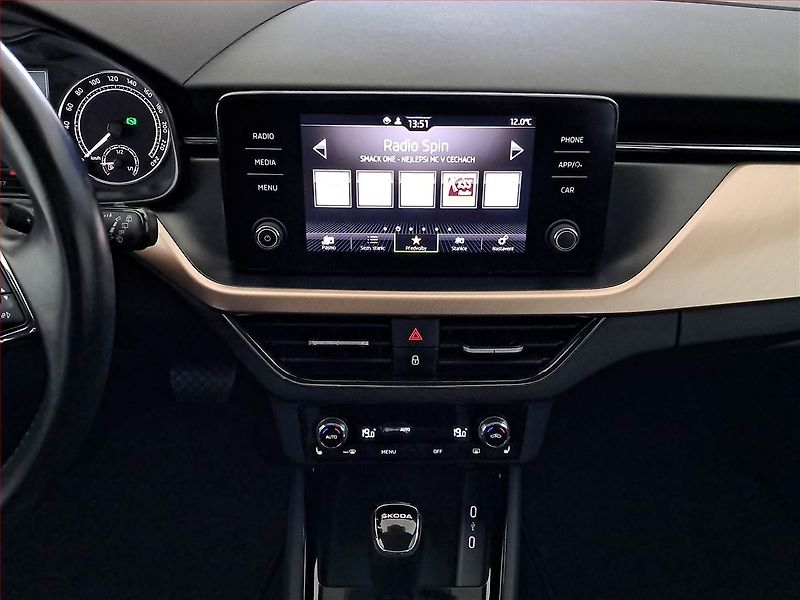 Škoda Kamiq (2021) Style 1.0 TSI - fotka 12 z 20