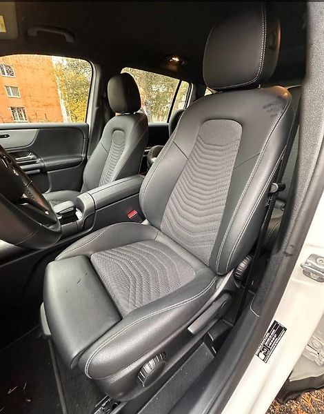 Mercedes-Benz GLB (2023) - fotka 14 z 15