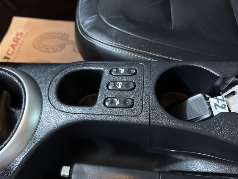 Nissan Qashqai 2,0   dCi PANO XENON KŮŽE NAVI - fotka 17 z 45