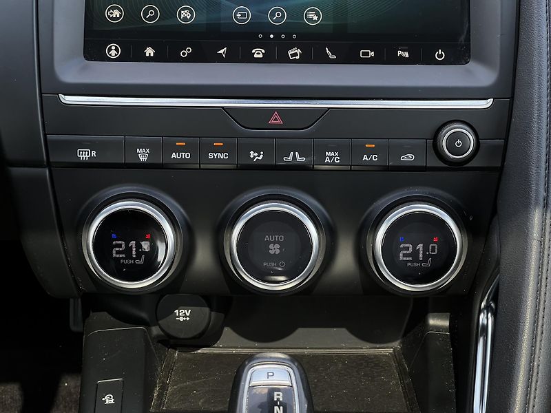 Jaguar E-Pace 2.0T 147kW AWD Sport 1.Maj  - fotka 14 z 23