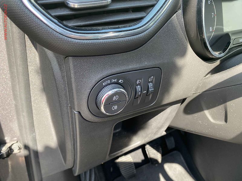 Opel Crossland X (2019) 1.2T, Innovation, navi - fotka 14 z 17