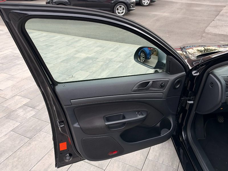 Škoda Octavia (2009) Ambition 1.6 MPi 75kW - fotka 9 z 35