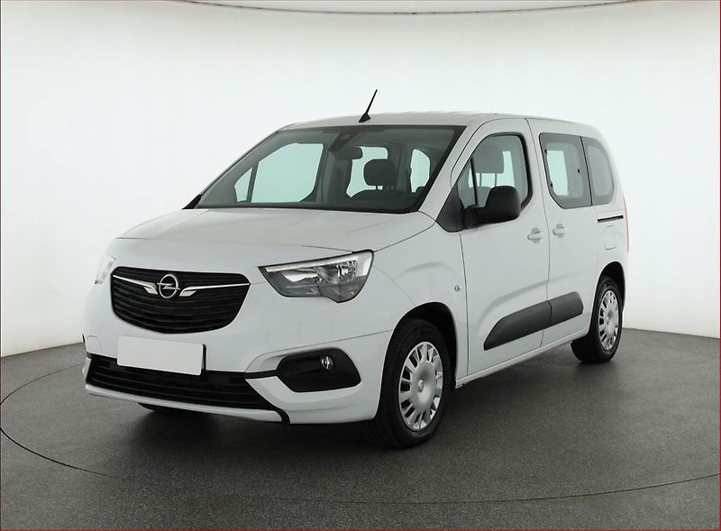 Opel Combo (2022) Edition 1.2 Turbo, 5Míst, ČR - fotka 2 z 17