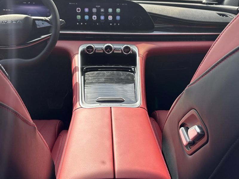 Omoda 9 (2026)  PHEV 340kW AWD PREMIUM - fotka 15 z 31