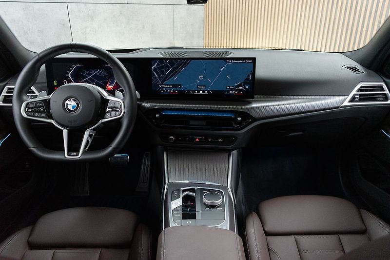 BMW Řada 3 320d xDrive ///M*ZÁRUKA*ČR 1.M - fotka 7 z 48