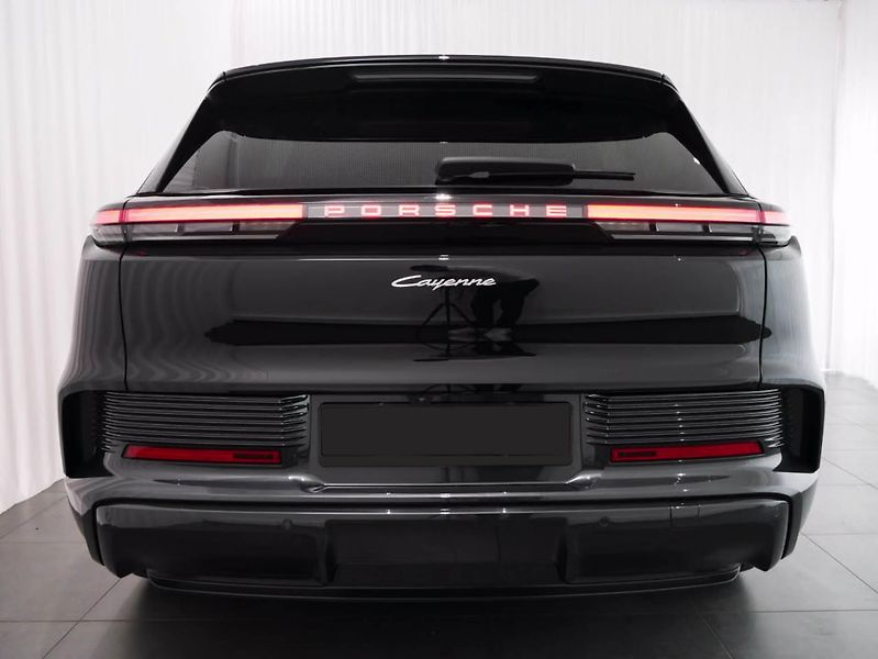 Porsche Cayenne Electric 360 HuD Display spol. - fotka 6 z 24